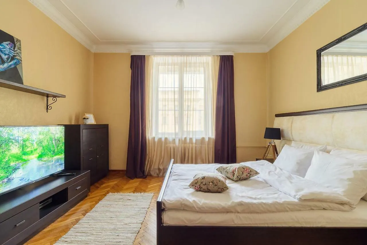 Apartments On Kupalovskaya contacts